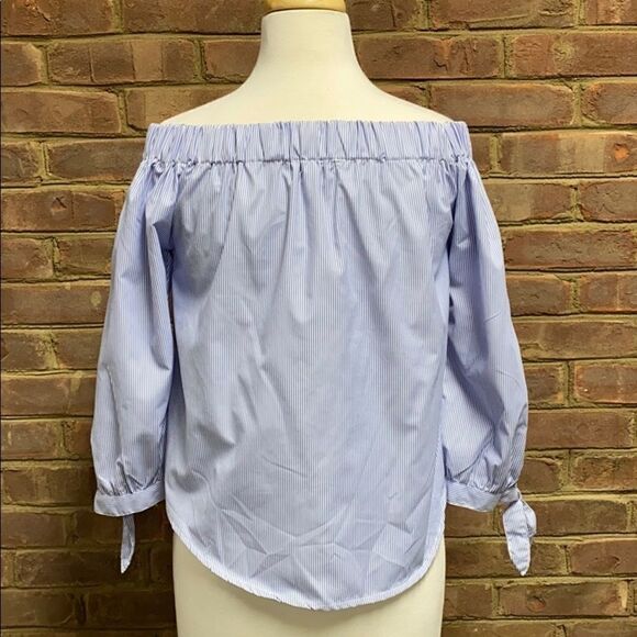 Style House Embroidery Off shoulder Blue top Size Medium NWOT - Picture 2 of 7